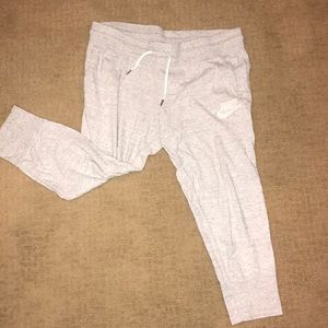 Nike Capri Joggers